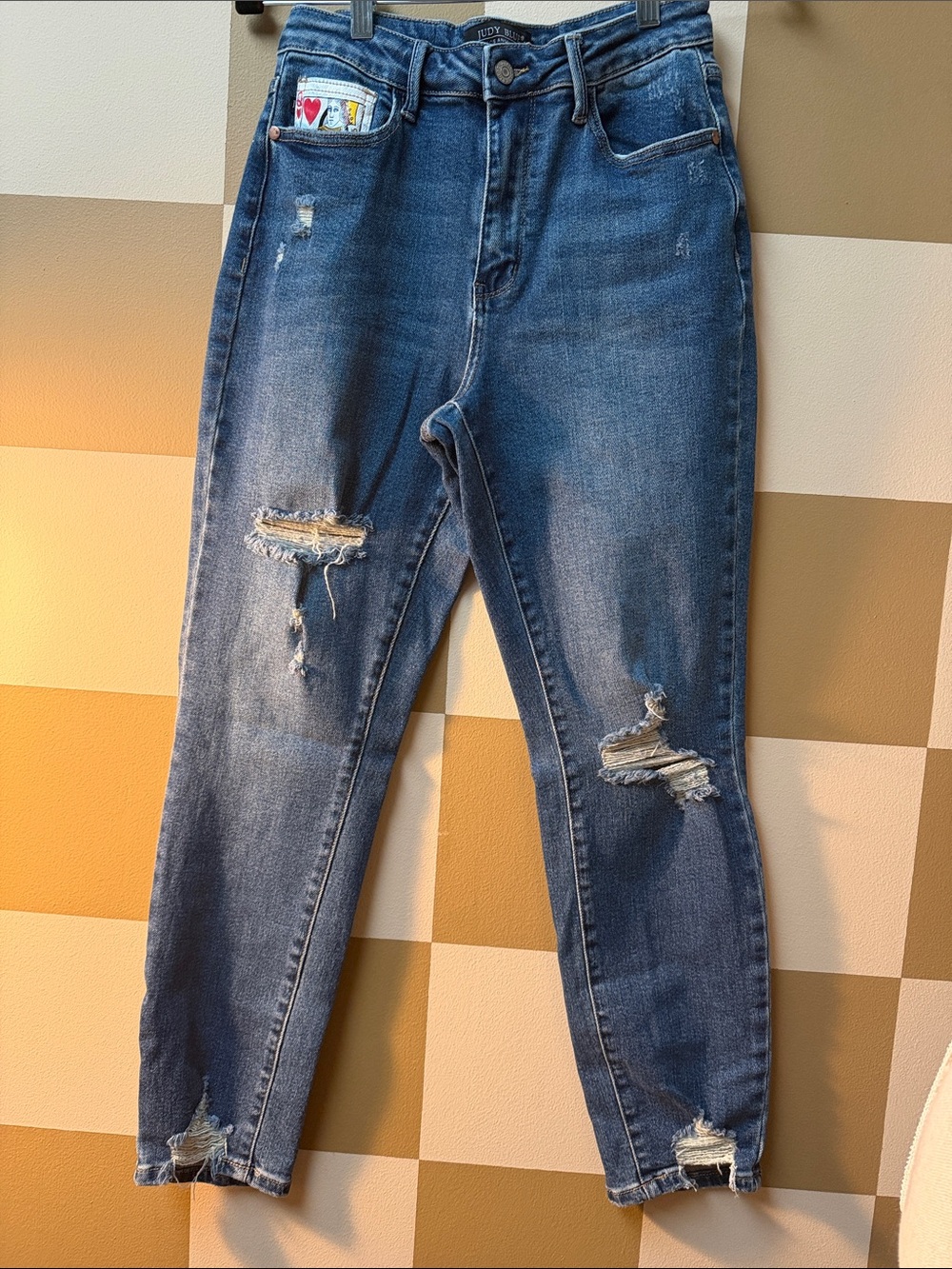 Judy Blue Distressed Skinny Jeans in Medium Blue Wash